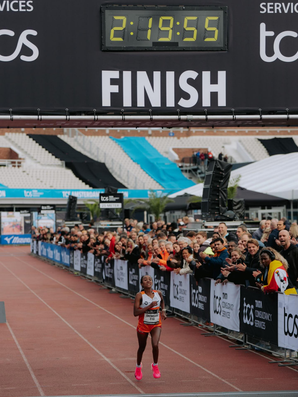 የፀደይ ባንክ አትሌት በማራቶን ውድድር የነሀስ ሜዳሊያ ተሸላሚ ሆነች፡፡