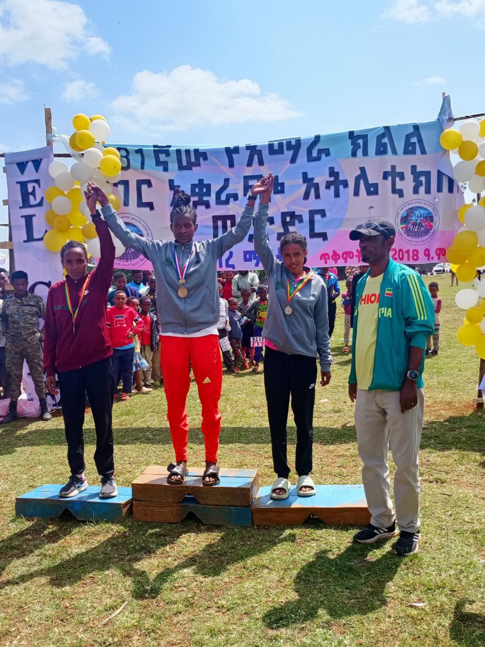 የፀደይ ባንክ አትሌቶች በአሸናፊነታቸው ቀጥለዋል፤ በሜዳልያም ደምቀዋል።